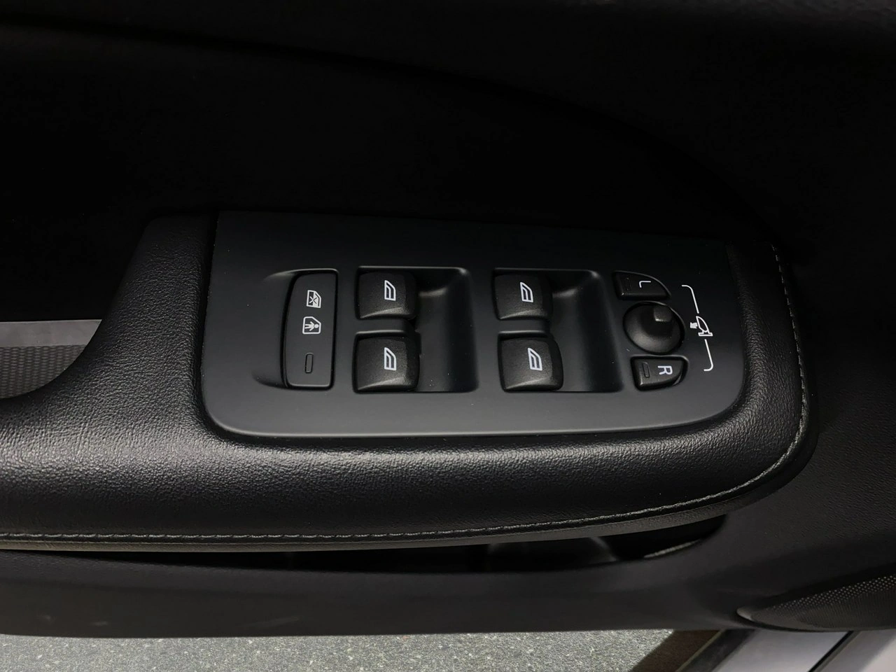 Volvo S60 - Zdjęcie 36