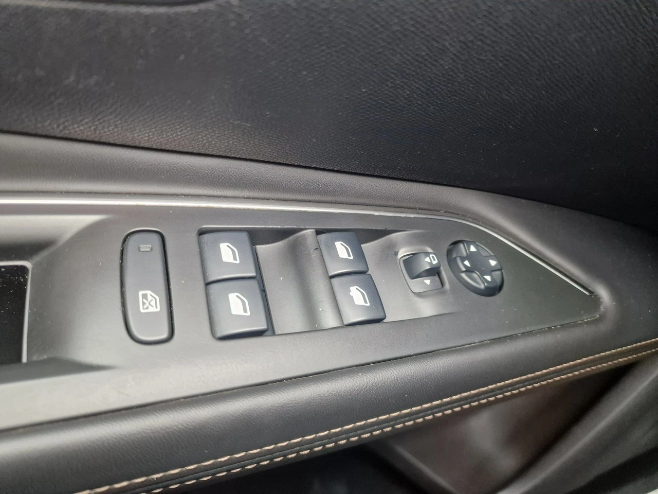 Peugeot 3008 - Zdjęcie 37