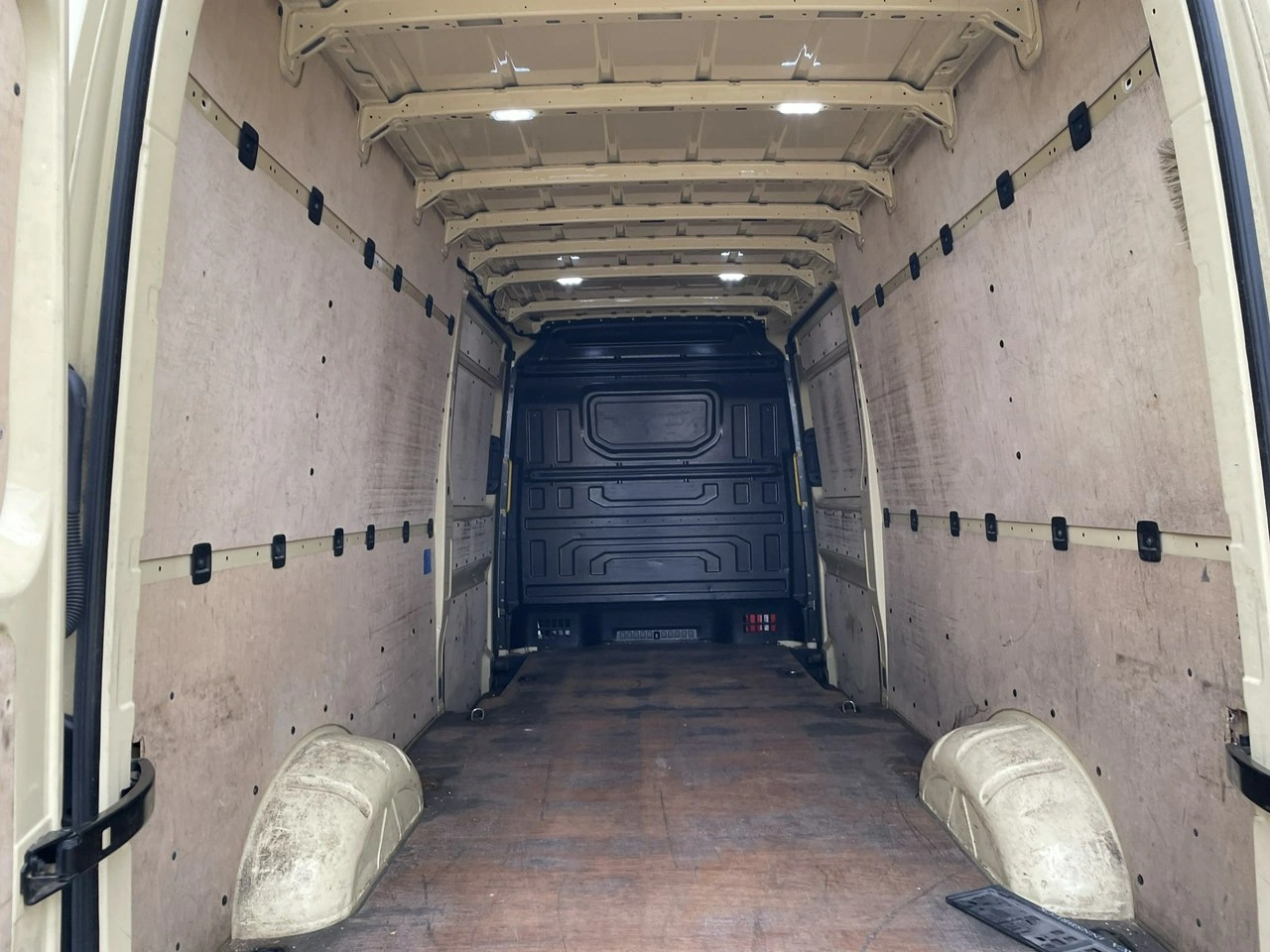 Volkswagen Crafter - Zdjęcie 22