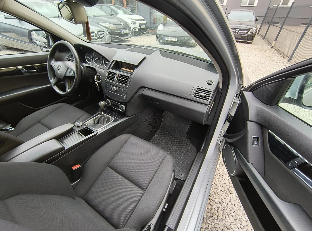 Mercedes C 180 - Zdjęcie 25