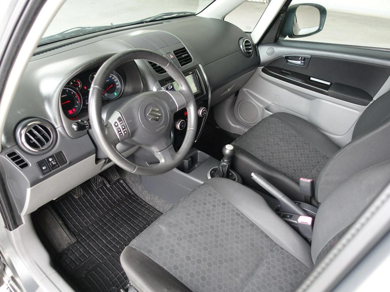 Suzuki SX4 - Zdjęcie 11