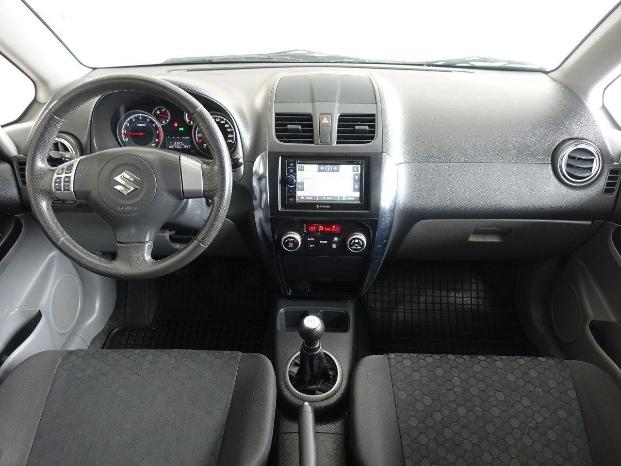 Suzuki SX4 - Zdjęcie 17