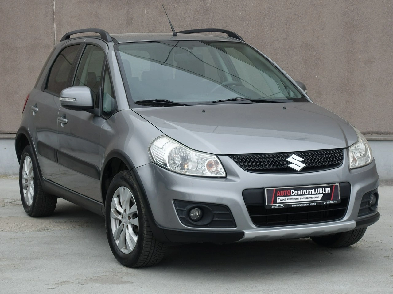 Suzuki SX4 - Główne zdjęcie