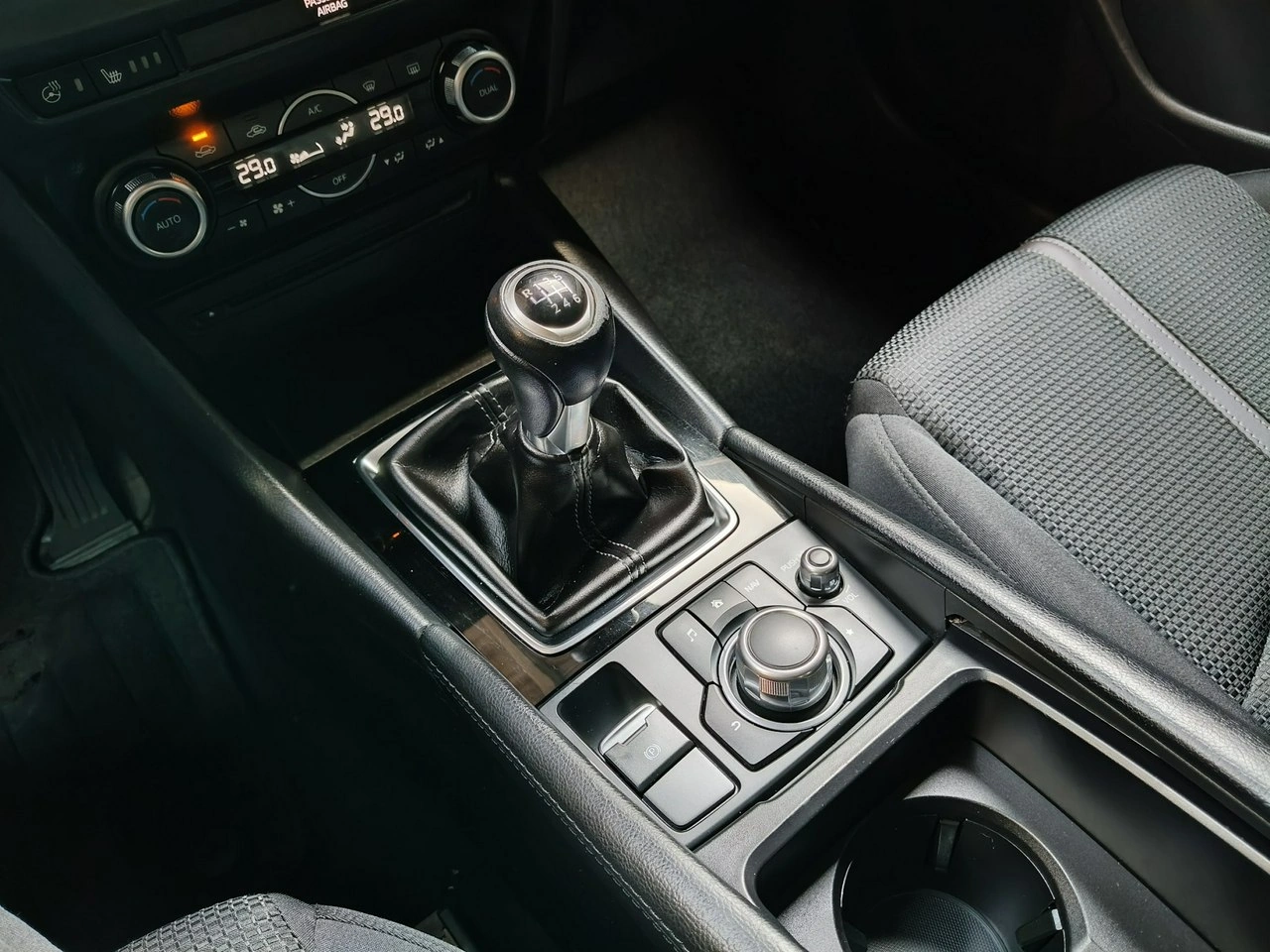 Mazda 3 - Zdjęcie 24