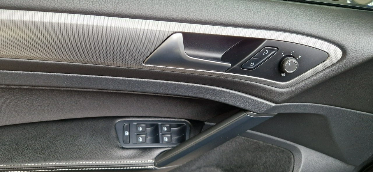 Volkswagen Golf - Zdjęcie 11