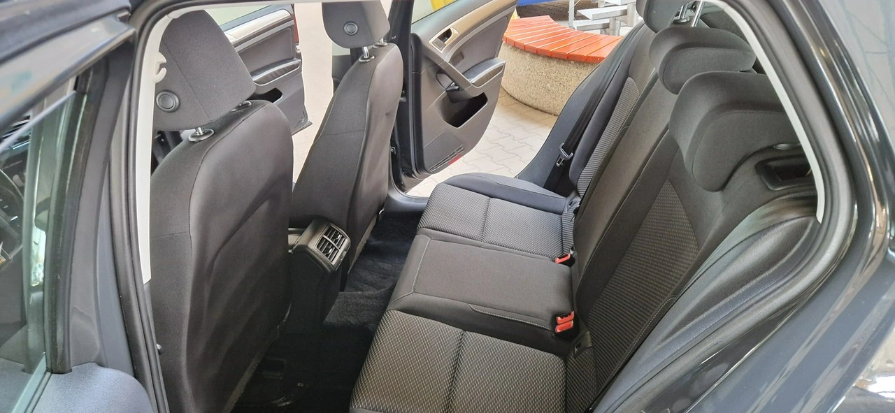 Volkswagen Golf - Zdjęcie 18