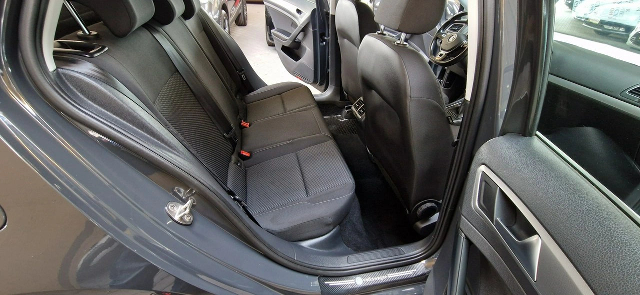 Volkswagen Golf - Zdjęcie 20