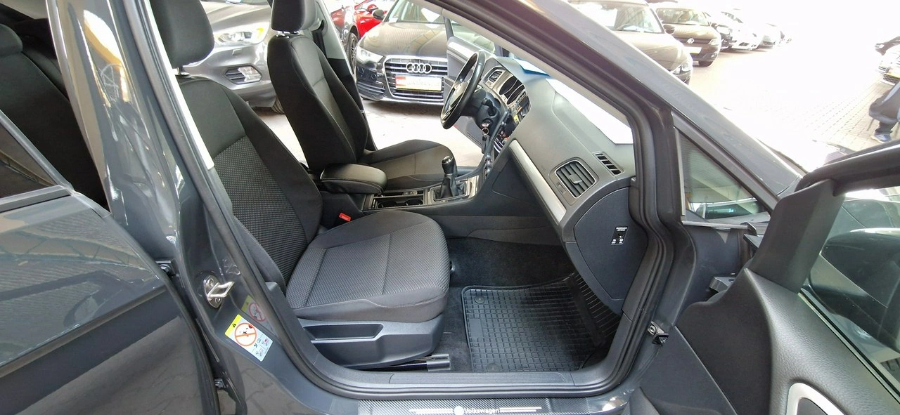 Volkswagen Golf - Zdjęcie 21
