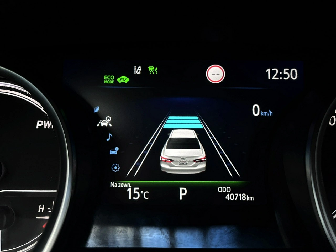 Toyota Camry - Zdjęcie 27