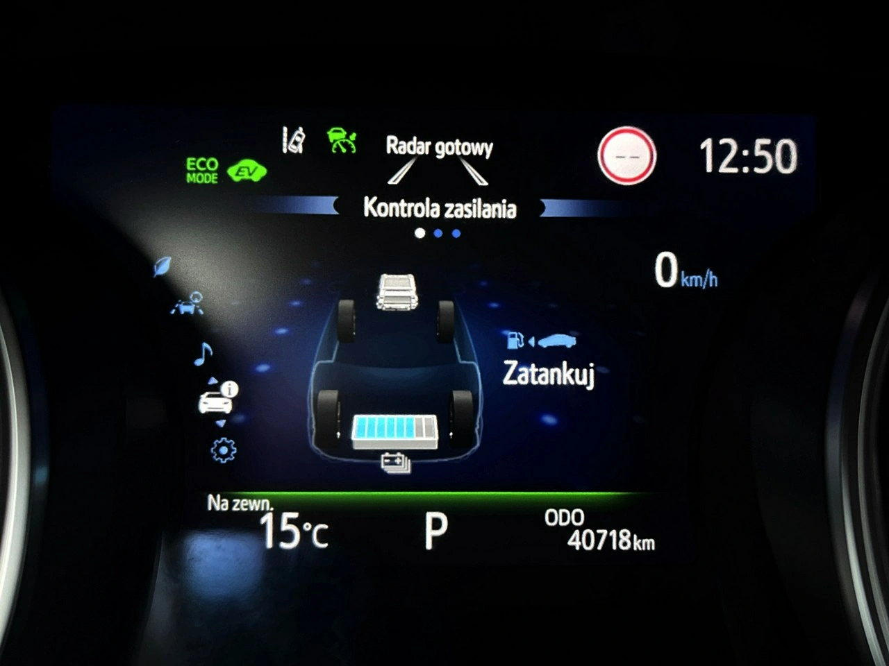 Toyota Camry - Zdjęcie 28