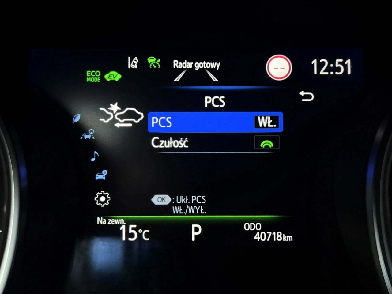 Toyota Camry - Zdjęcie 32