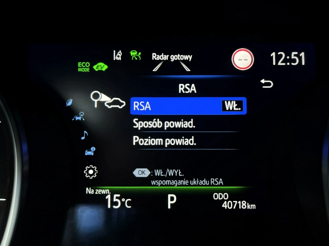 Toyota Camry - Zdjęcie 34