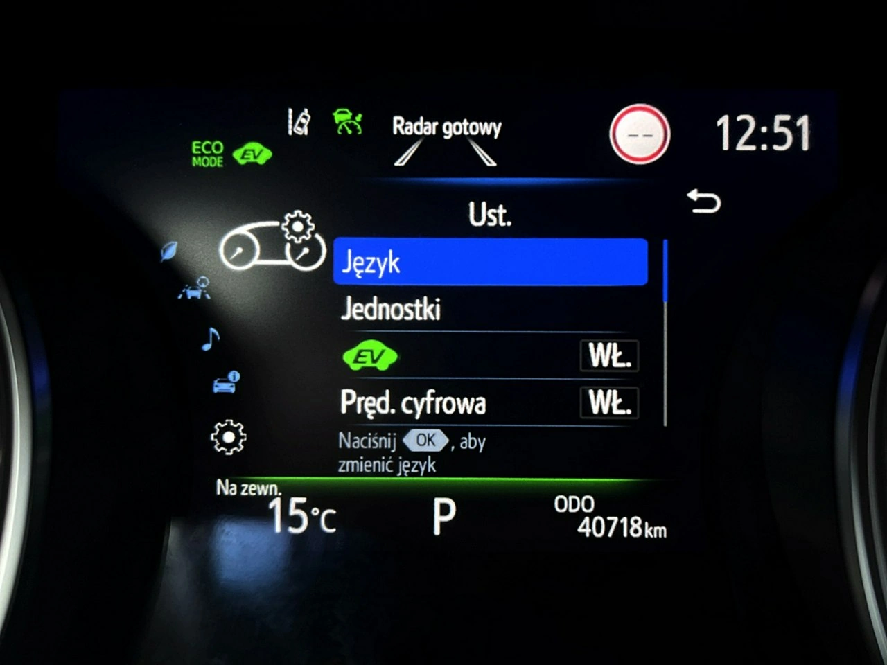 Toyota Camry - Zdjęcie 36