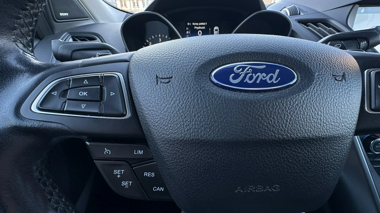 Ford Kuga - Zdjęcie 31