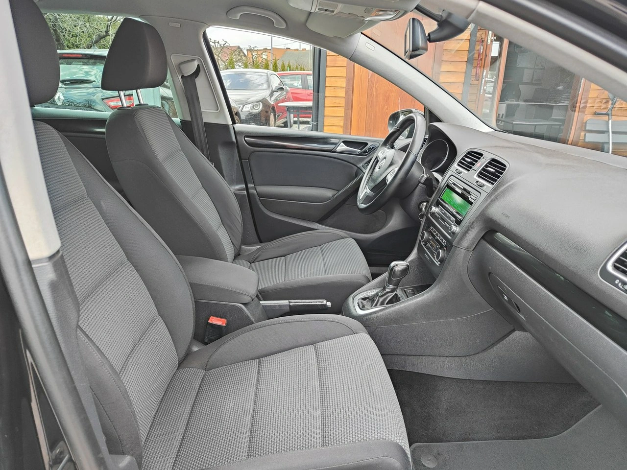 Volkswagen Golf - Zdjęcie 18