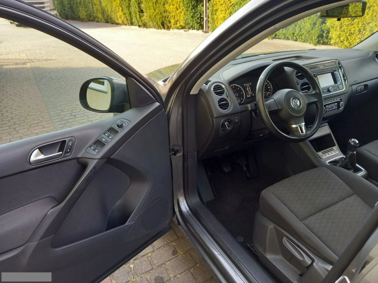 Volkswagen Tiguan - Zdjęcie 27