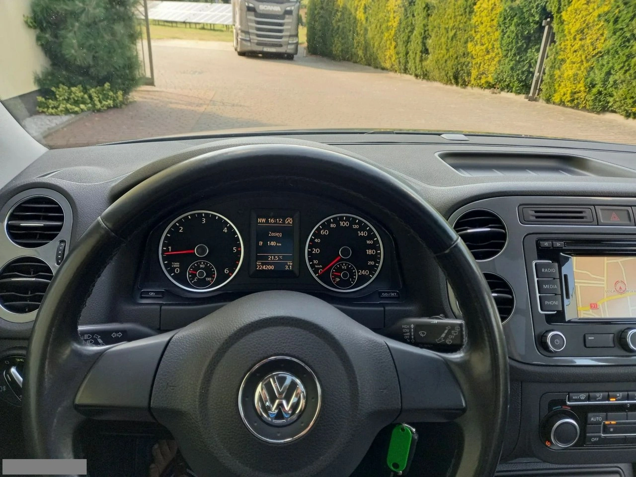 Volkswagen Tiguan - Zdjęcie 30