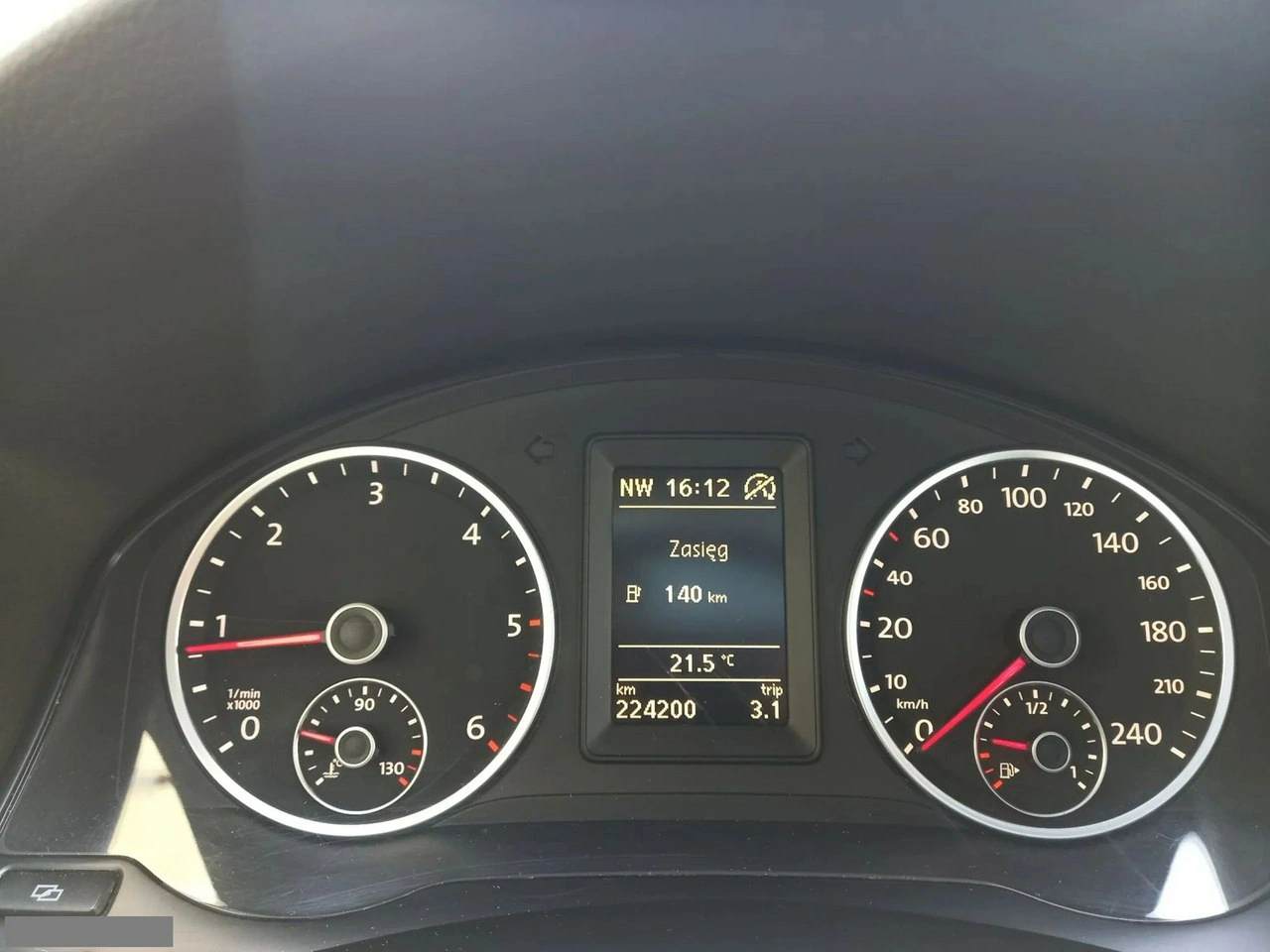 Volkswagen Tiguan - Zdjęcie 31