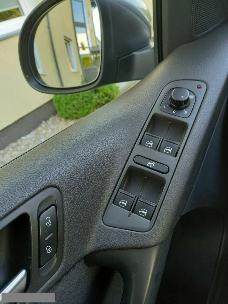 Volkswagen Tiguan - Zdjęcie 35