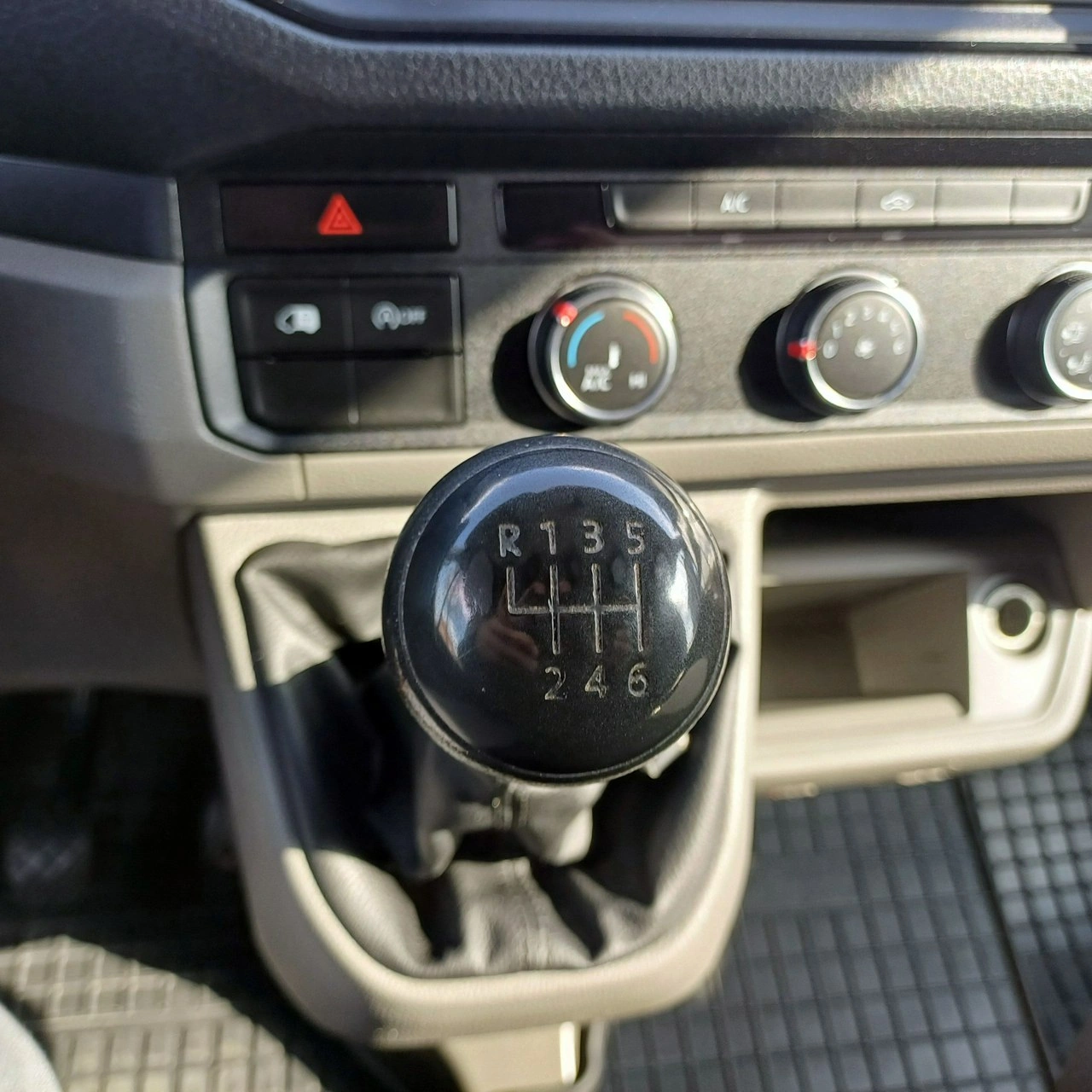 Volkswagen Crafter - Zdjęcie 17