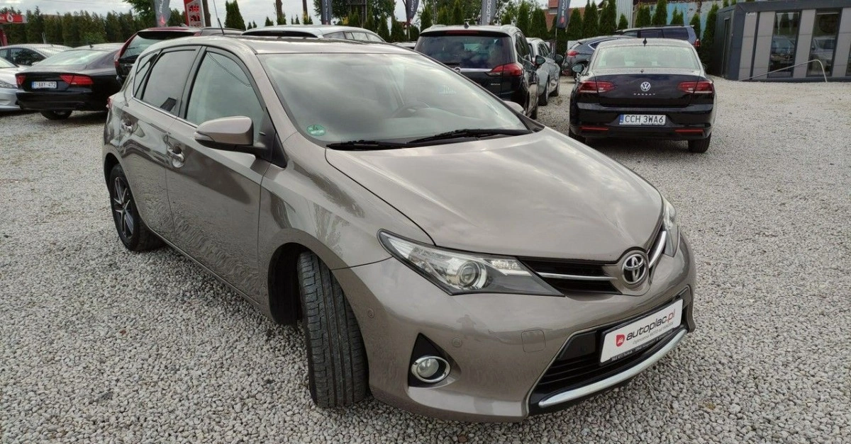 Toyota Auris - Zdjęcie 2