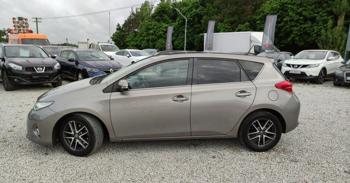 Toyota Auris - Zdjęcie 15