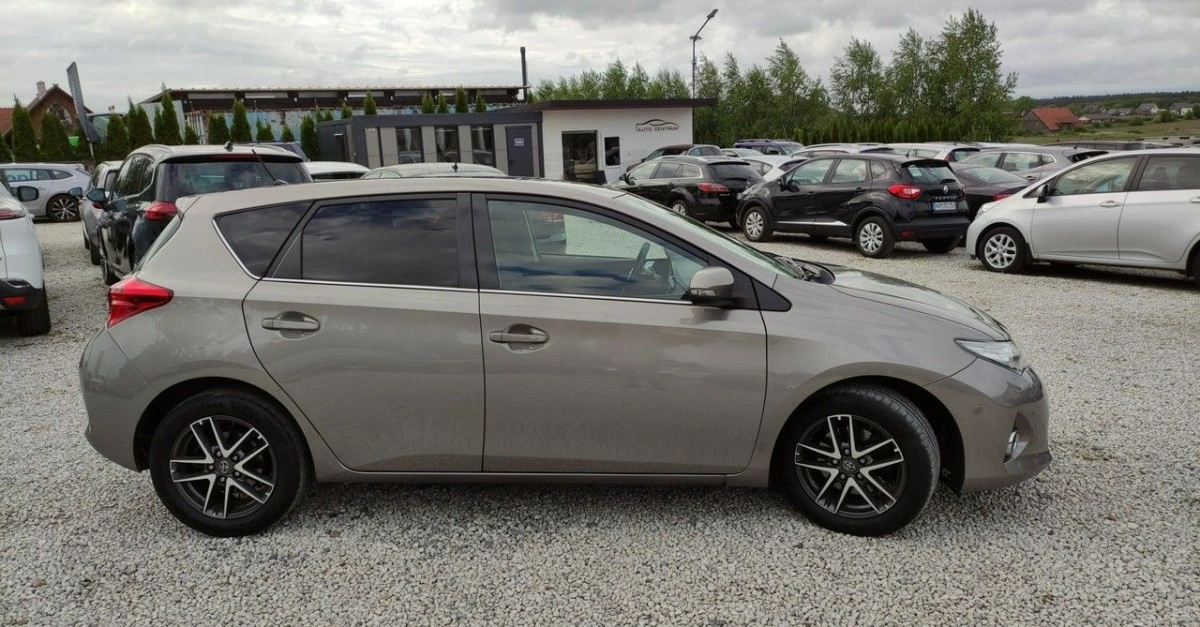 Toyota Auris - Zdjęcie 19