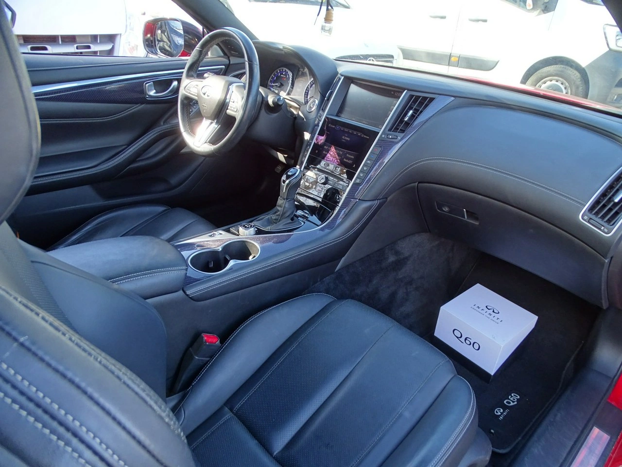 Infiniti Q60 - Zdjęcie 9