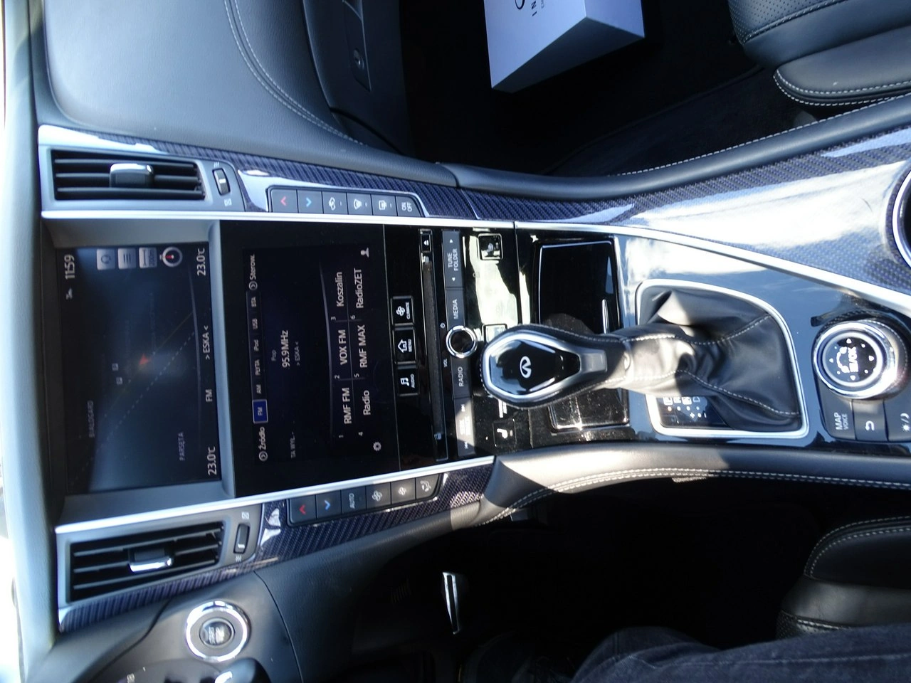 Infiniti Q60 - Zdjęcie 11