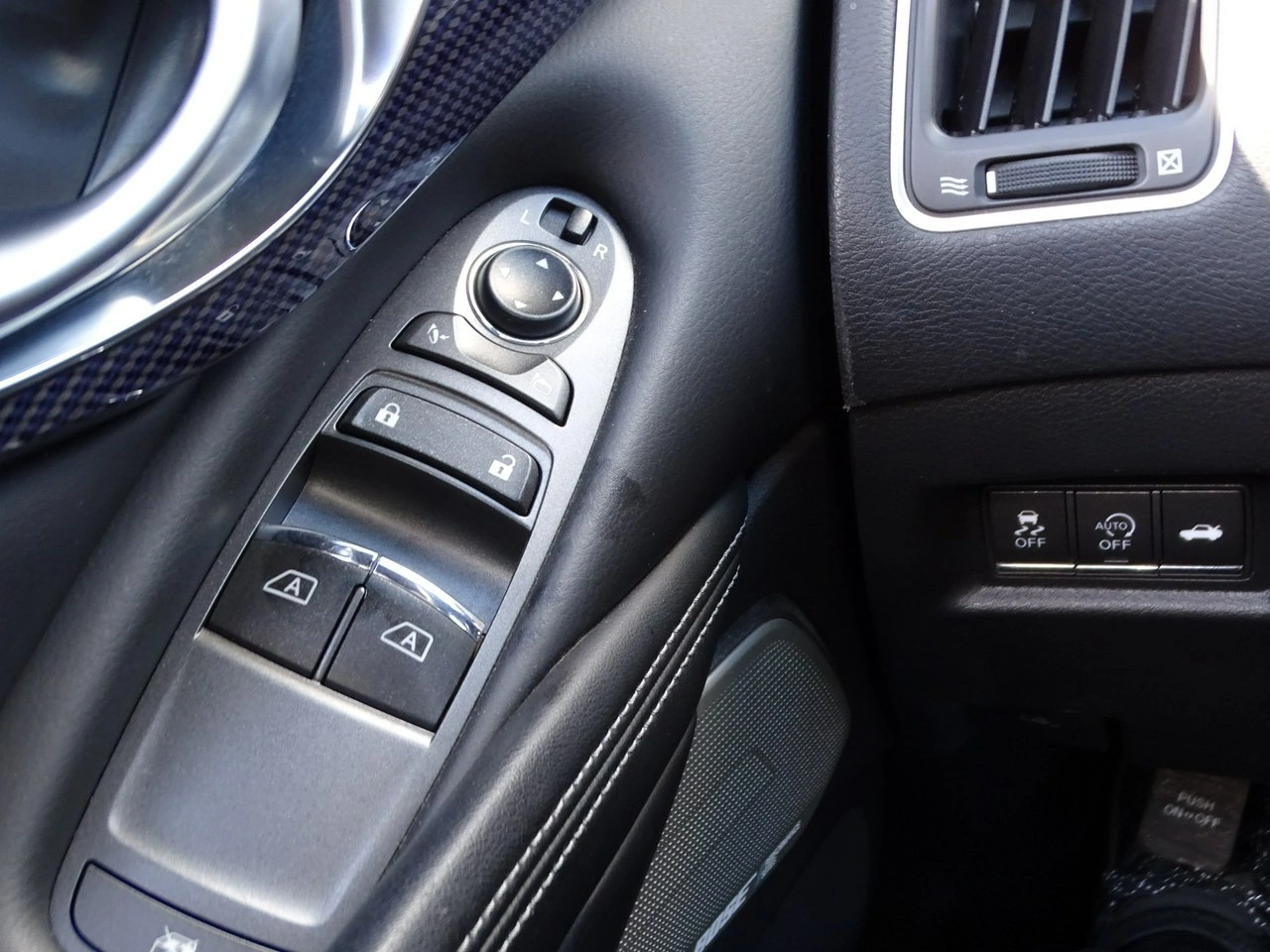 Infiniti Q60 - Zdjęcie 14