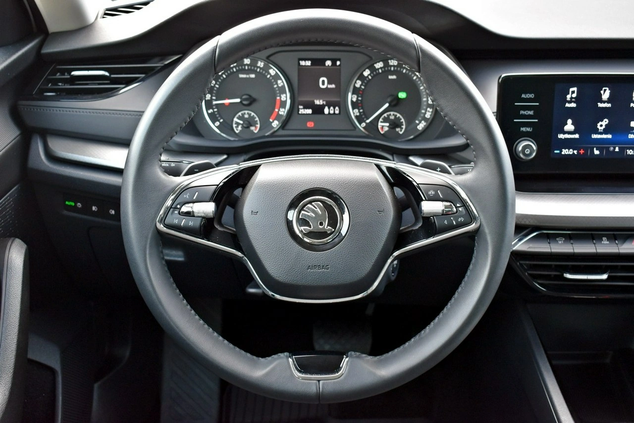 Skoda Octavia - Zdjęcie 14