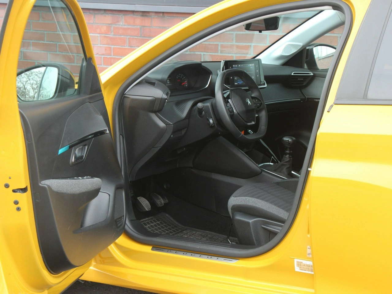 Peugeot 208 - Zdjęcie 11