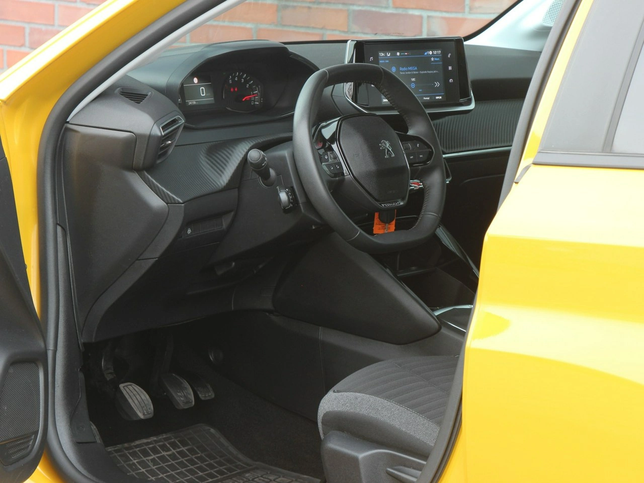 Peugeot 208 - Zdjęcie 12