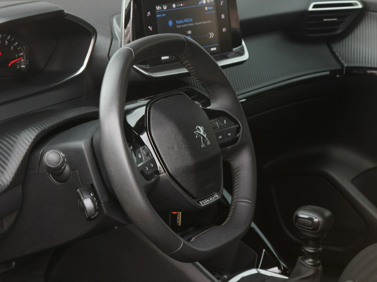 Peugeot 208 - Zdjęcie 14