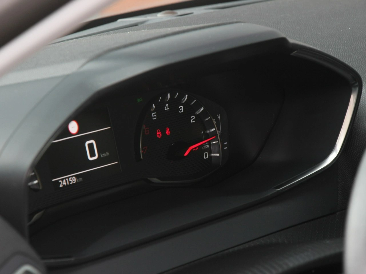 Peugeot 208 - Zdjęcie 15