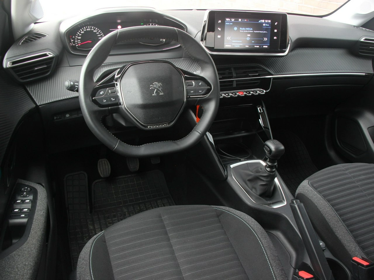 Peugeot 208 - Zdjęcie 17