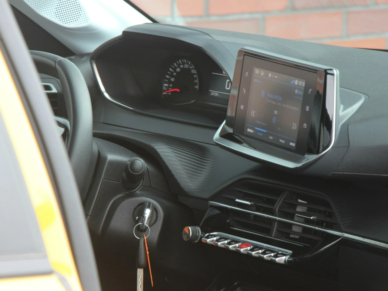 Peugeot 208 - Zdjęcie 29