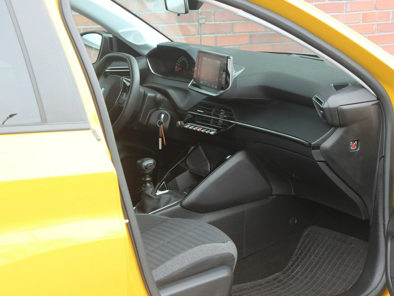 Peugeot 208 - Zdjęcie 31