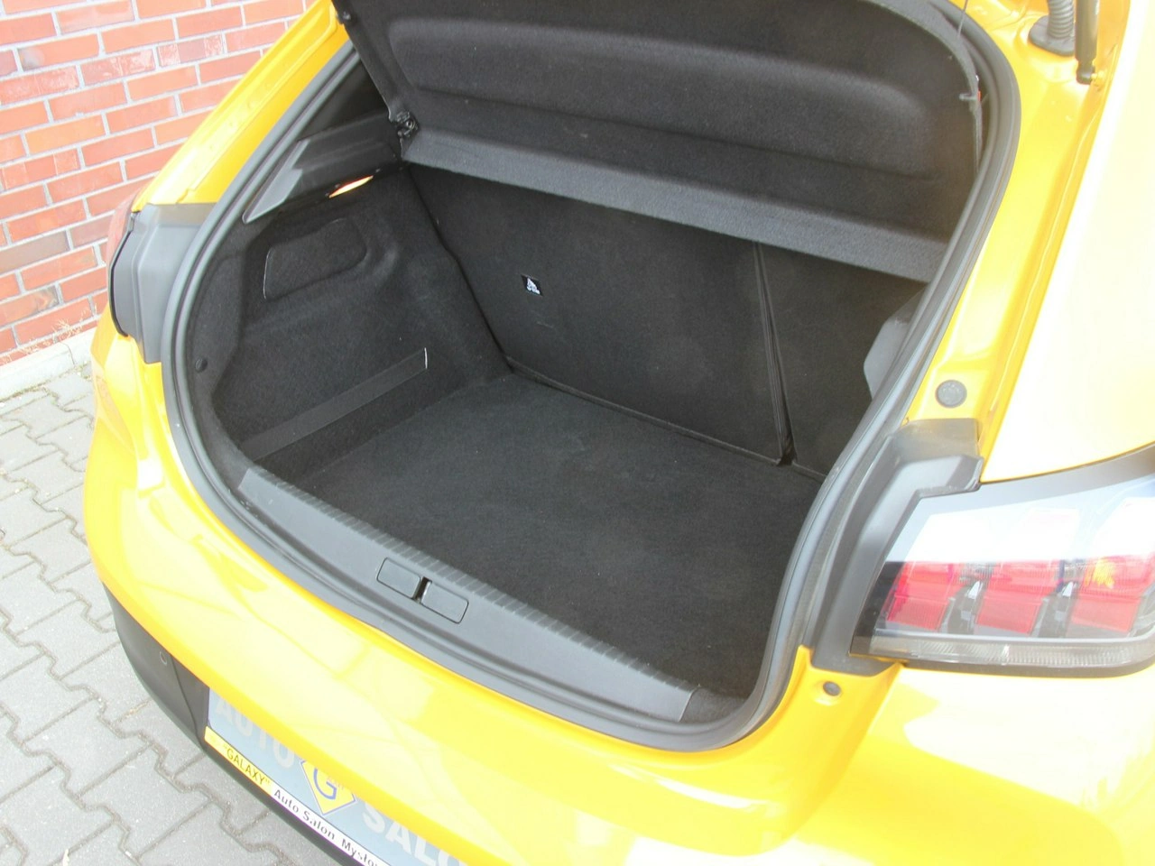 Peugeot 208 - Zdjęcie 37