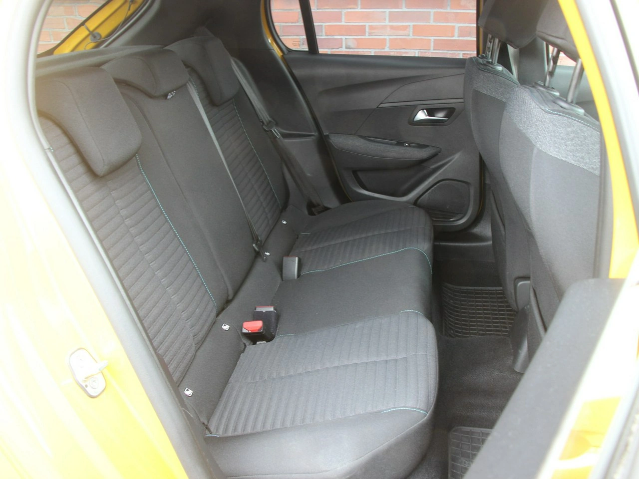 Peugeot 208 - Zdjęcie 42