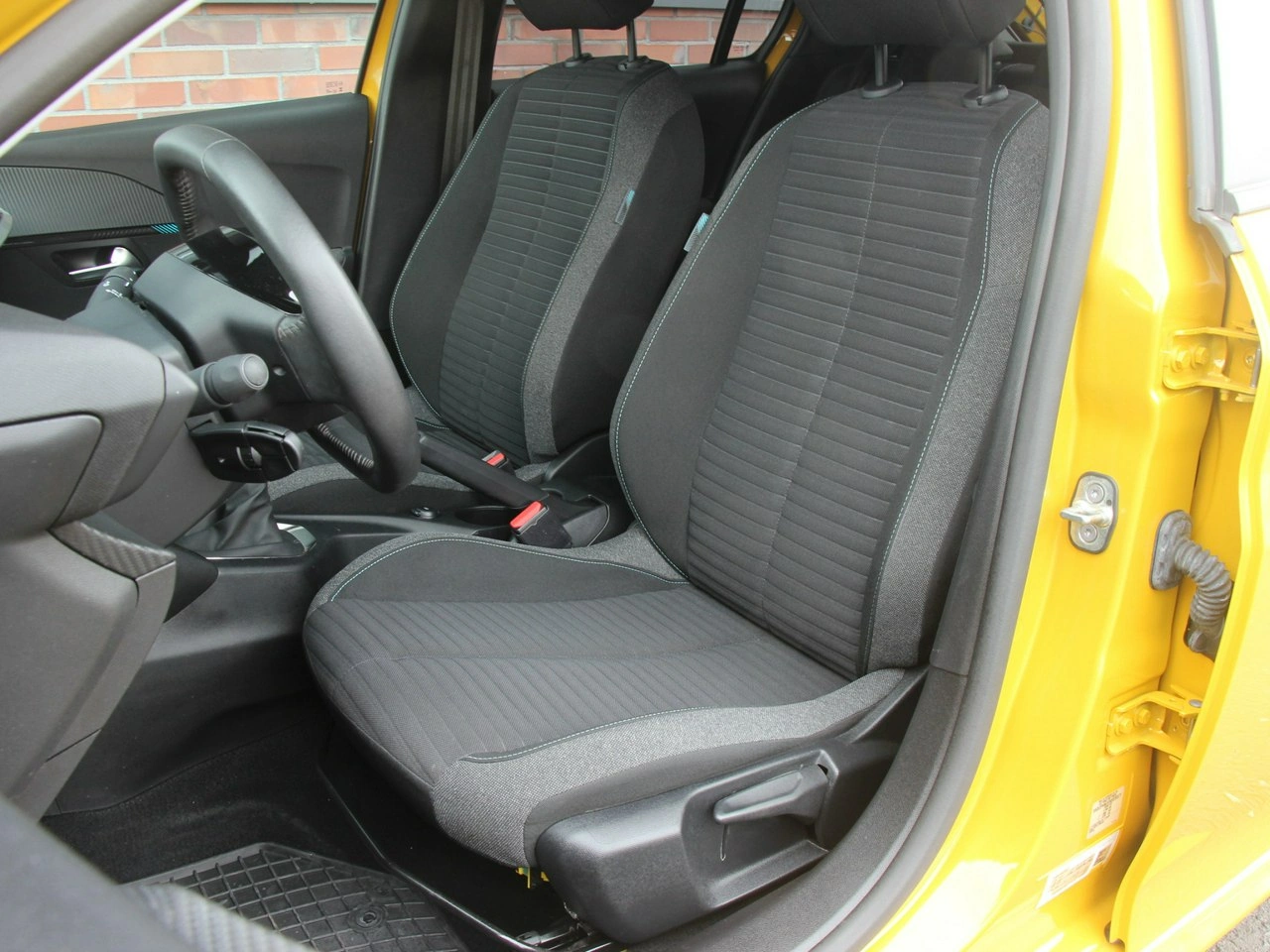 Peugeot 208 - Zdjęcie 8