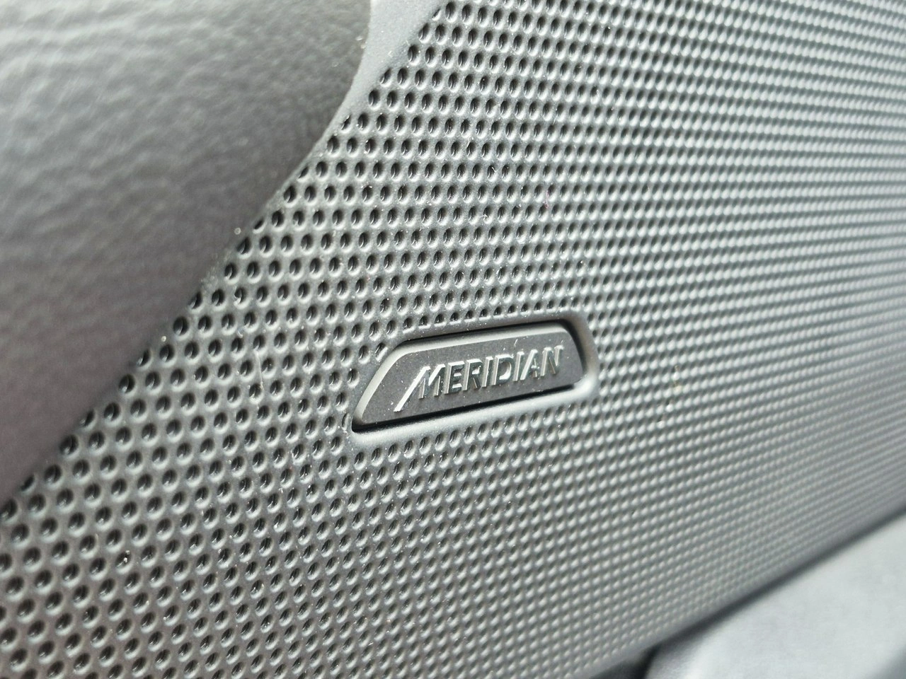 Land Rover Range Rover Velar - Zdjęcie 15