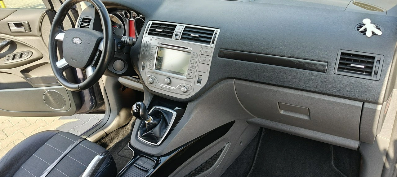 Ford Kuga - Zdjęcie 12