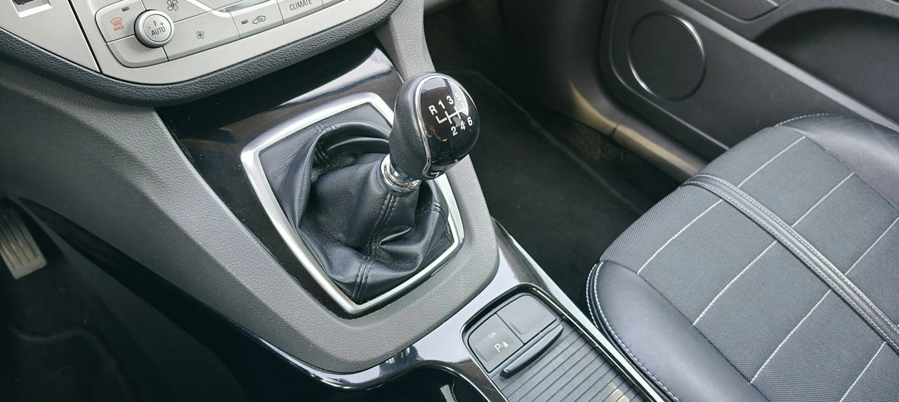 Ford Kuga - Zdjęcie 14