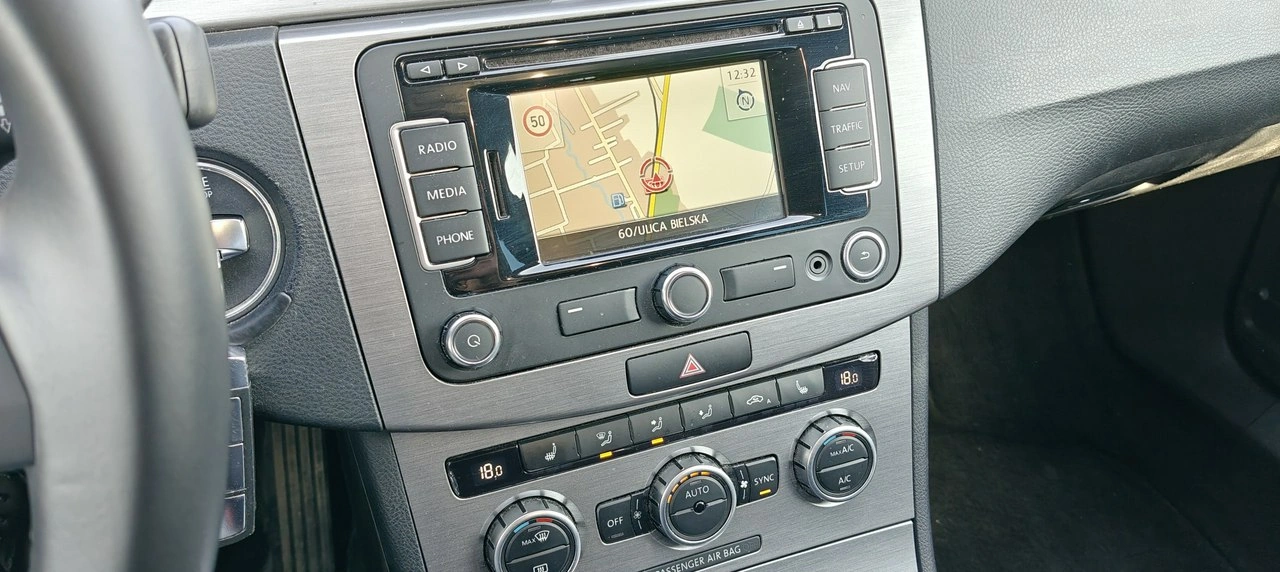 Volkswagen Passat - Zdjęcie 14