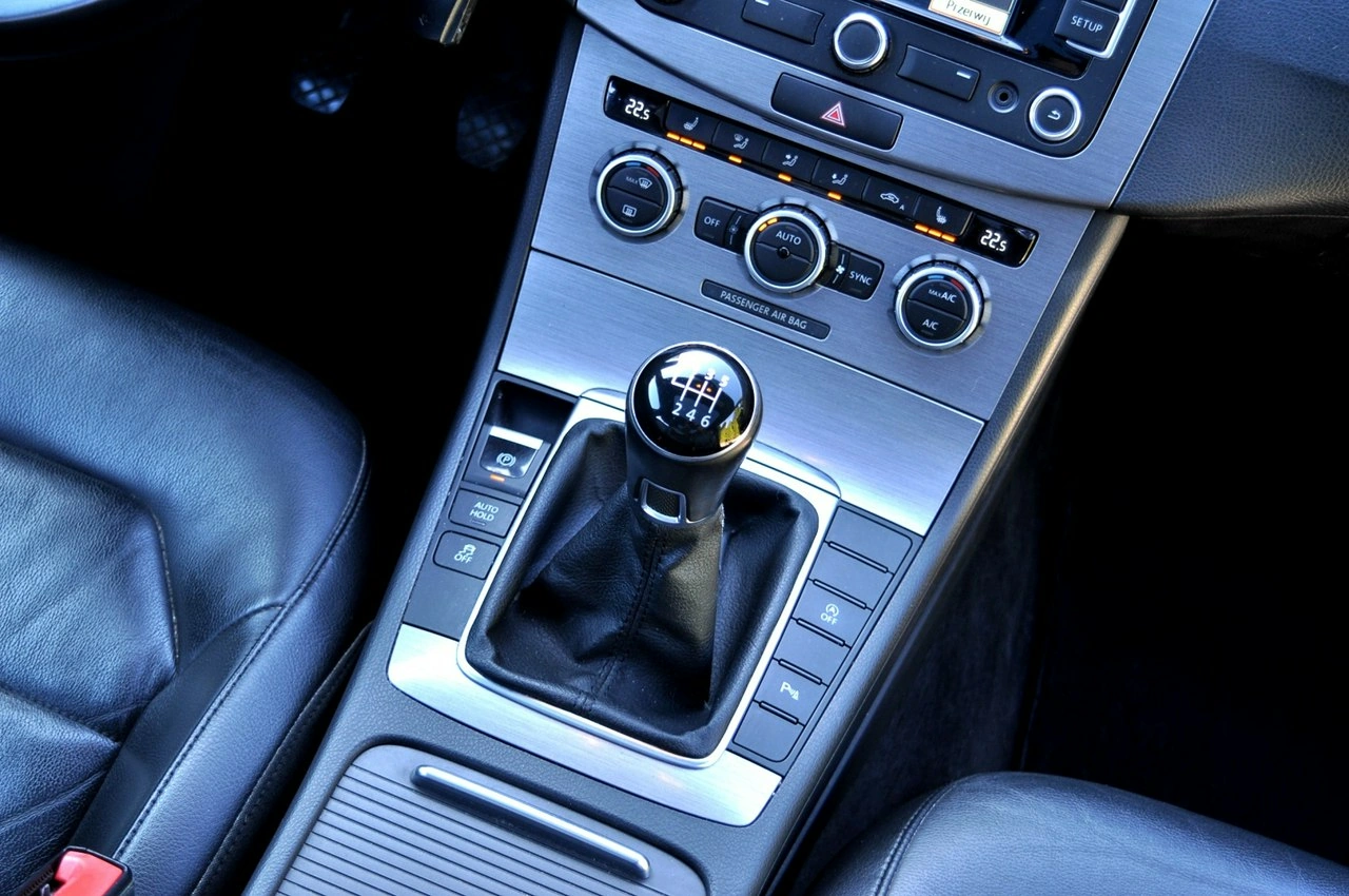 Volkswagen Passat - Zdjęcie 14