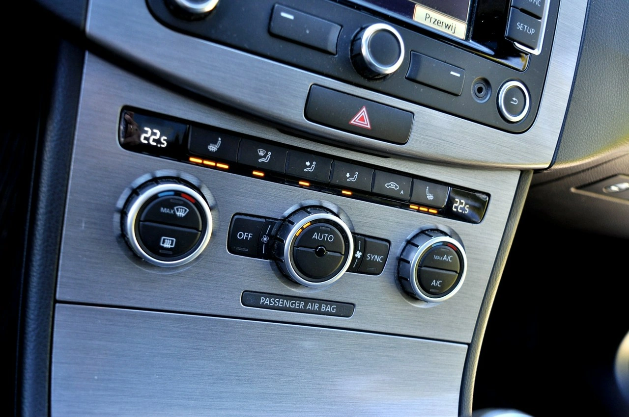 Volkswagen Passat - Zdjęcie 15