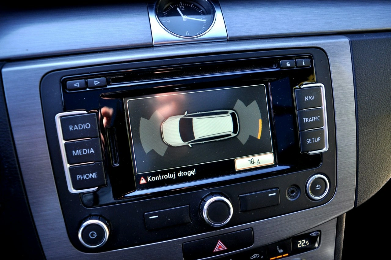Volkswagen Passat - Zdjęcie 19
