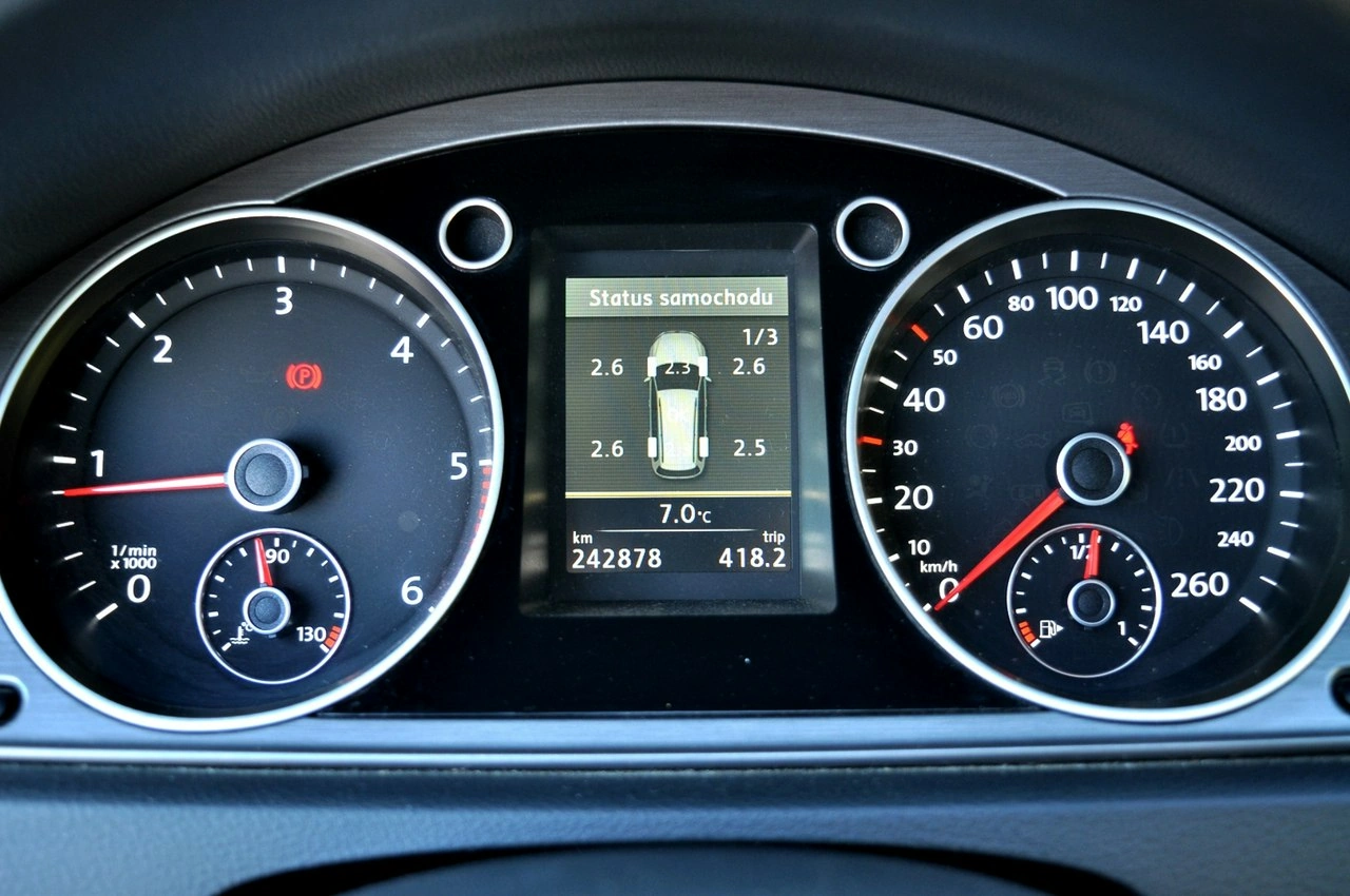 Volkswagen Passat - Zdjęcie 24
