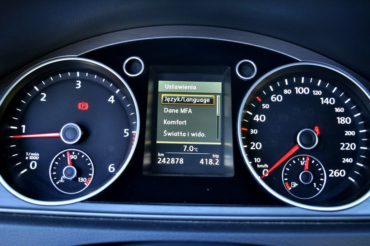 Volkswagen Passat - Zdjęcie 25